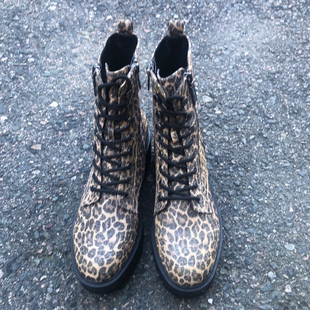 GUESS Women's Fearne2 Combat Boot Size 11 NWOT